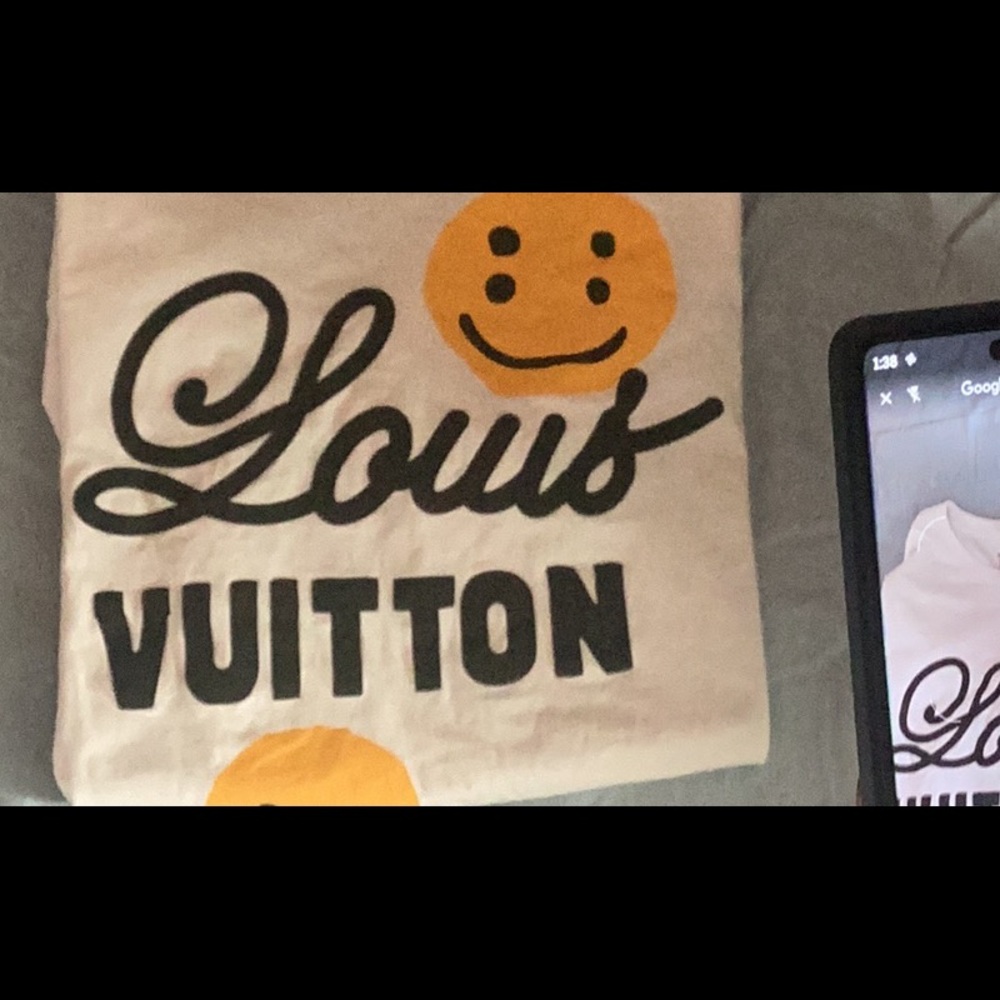 Man’s White Smiley Face T-shirt size 3 xl